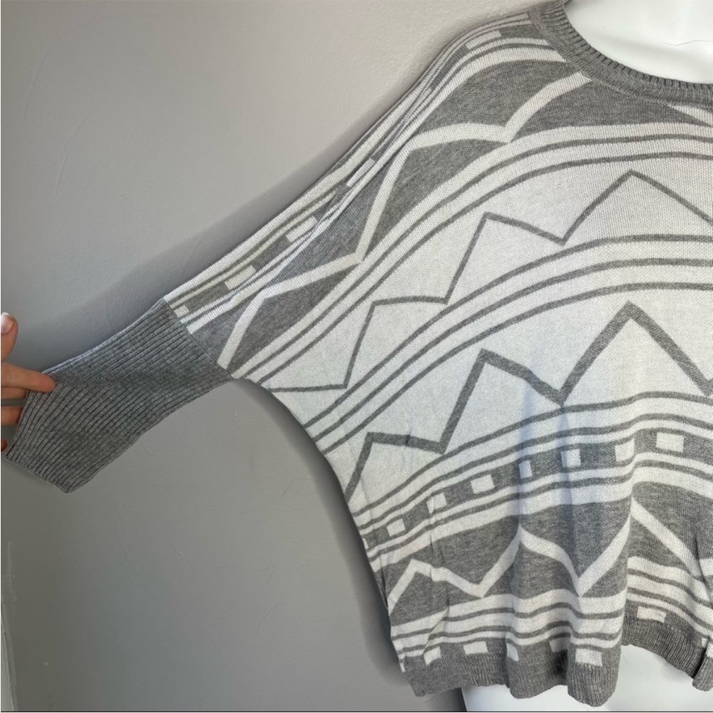 ELAN Grey White Dolman Sleeve Soft Oversized Knit Sweater Size One Size Boho - Picture 3 of 7